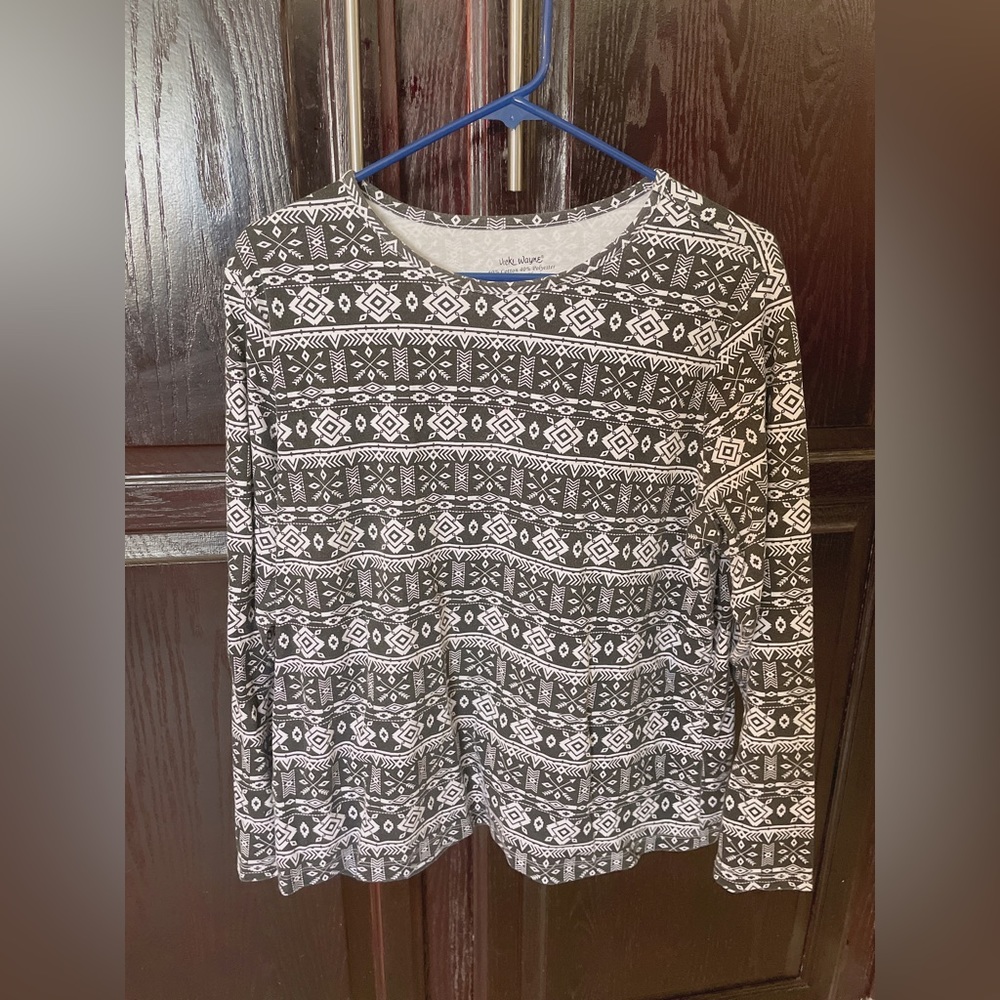 Cute Black and White Pattern Blouse